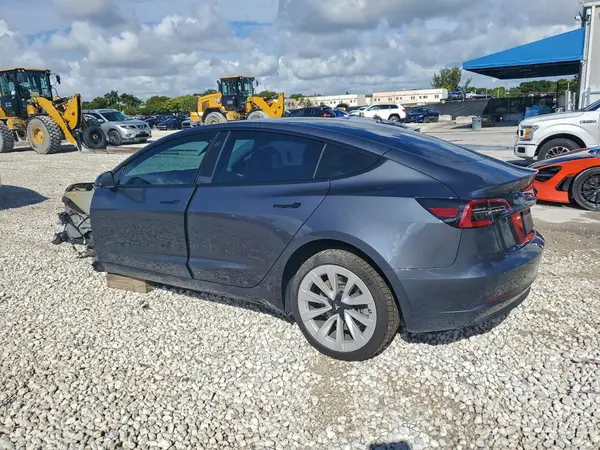 5YJ3E1EA3PF555591 2023 TESLA MODEL 3 - Image 2