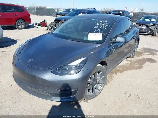 5YJ3E1EA3PF555817 2023 TESLA MODEL 3 - Image 2