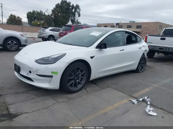 5YJ3E1EA3PF560130 2023 TESLA MODEL 3 - Image 2