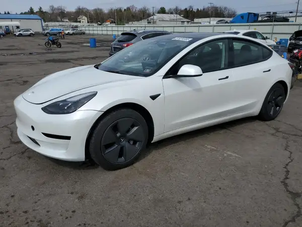 5YJ3E1EA3PF563318 2023 TESLA MODEL 3 - Image 1
