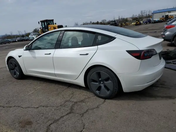 5YJ3E1EA3PF563318 2023 TESLA MODEL 3 - Image 2