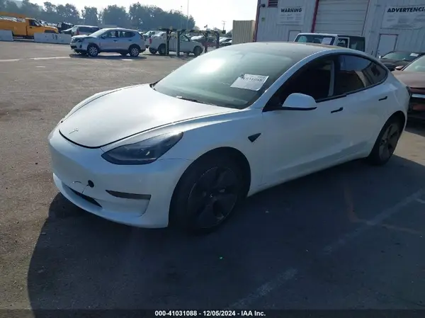 5YJ3E1EA3PF565747 2023 TESLA MODEL 3 - Image 2