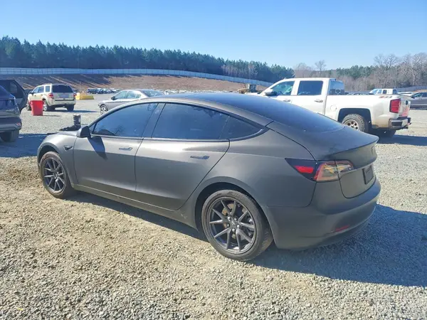 5YJ3E1EA3PF566316 2023 TESLA MODEL 3 - Image 2