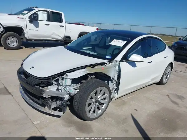 5YJ3E1EA3PF571371 2023 TESLA MODEL 3 - Image 2