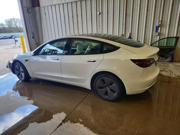 5YJ3E1EA3PF573119 2023 TESLA MODEL 3 - Image 2