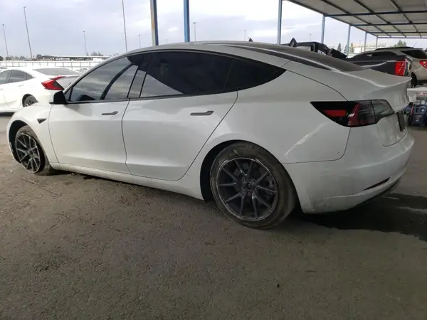5YJ3E1EA3PF578823 2023 TESLA MODEL 3 - Image 2