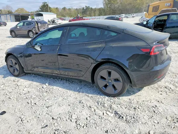 5YJ3E1EA3PF583391 2023 TESLA MODEL 3 - Image 2