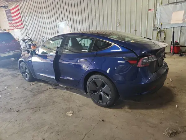 5YJ3E1EA3PF584024 2023 TESLA MODEL 3 - Image 2