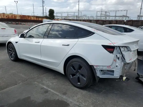 5YJ3E1EA3PF584914 2023 TESLA MODEL 3 - Image 2
