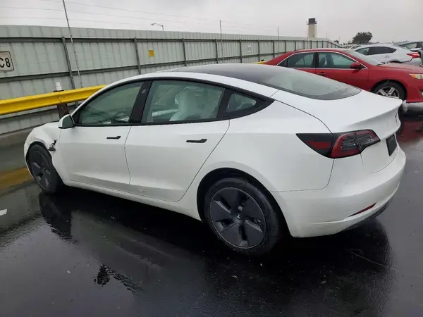 5YJ3E1EA3PF585447 2023 TESLA MODEL 3 - Image 2