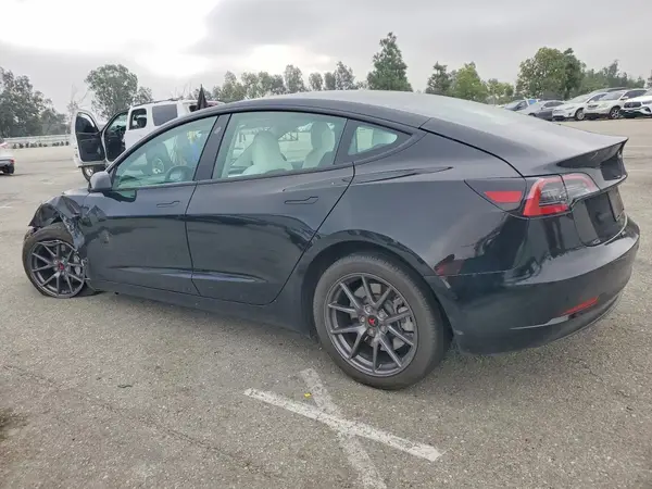 5YJ3E1EA3PF587702 2023 TESLA MODEL 3 - Image 2