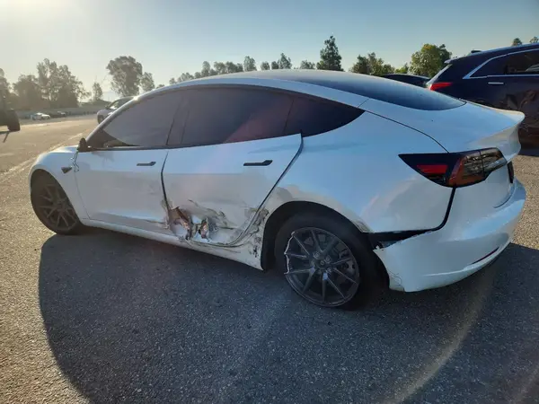 5YJ3E1EA3PF596013 2023 TESLA MODEL 3 - Image 2