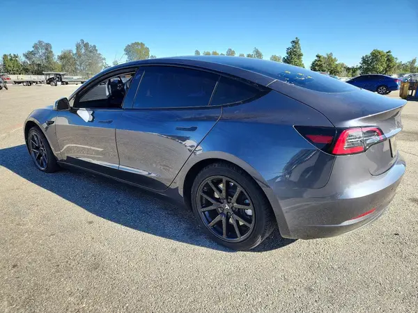 5YJ3E1EA3PF606622 2023 TESLA MODEL 3 - Image 2