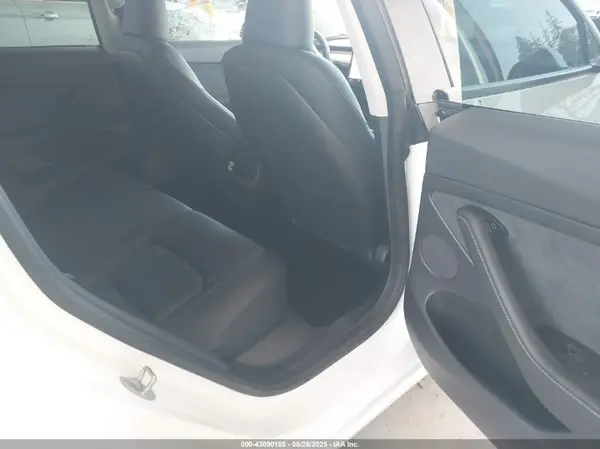 5YJ3E1EA3PF607124 2023 TESLA MODEL 3 - Image 8