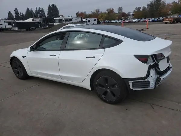 5YJ3E1EA3PF612436 2023 TESLA MODEL 3 - Image 2
