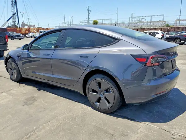 5YJ3E1EA3PF613778 2023 TESLA MODEL 3 - Image 2