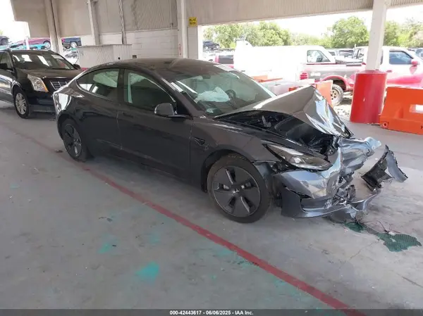 5YJ3E1EA3PF618866 2023 TESLA MODEL 3 - Image 1