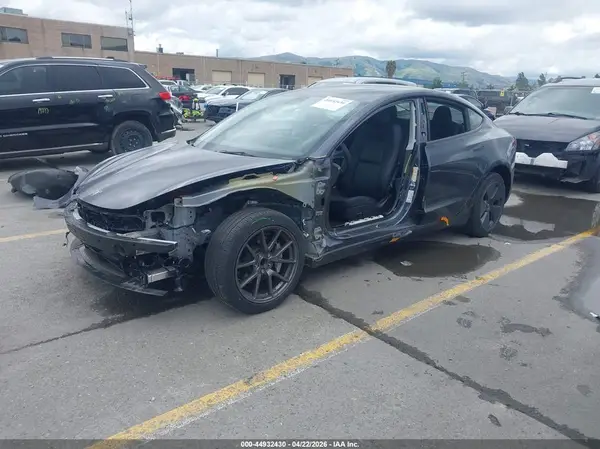 5YJ3E1EA3PF623825 2023 TESLA MODEL 3 - Image 2