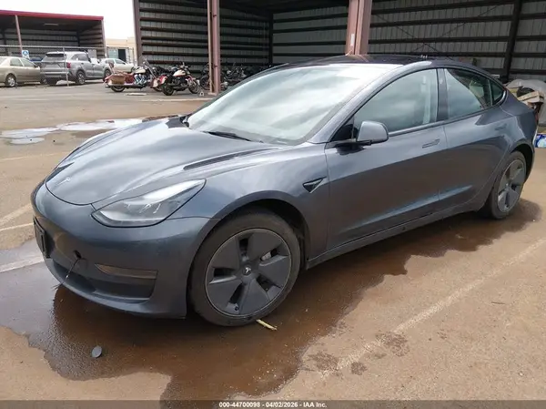 5YJ3E1EA3PF623985 2023 TESLA MODEL 3 - Image 2