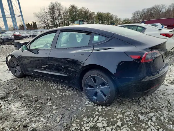 5YJ3E1EA3PF625560 2023 TESLA MODEL 3 - Image 2