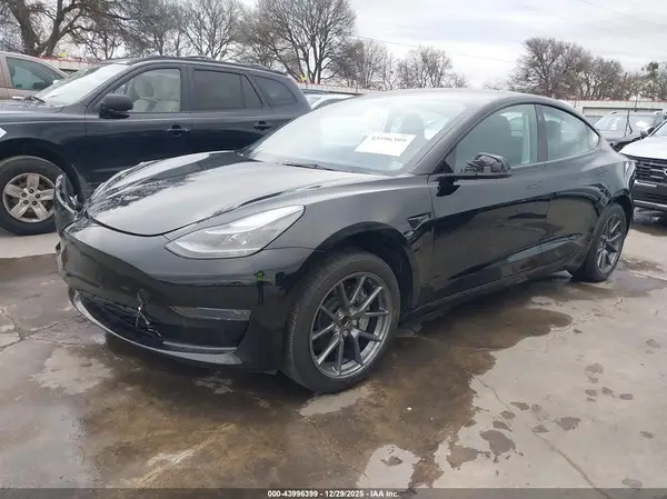 5YJ3E1EA3PF626000 2023 TESLA MODEL 3 - Image 2