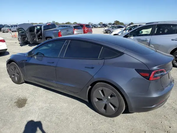 5YJ3E1EA3PF638020 2023 TESLA MODEL 3 - Image 2