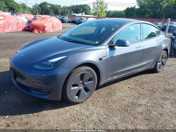5YJ3E1EA3PF638731 2023 TESLA MODEL 3 - Image 2