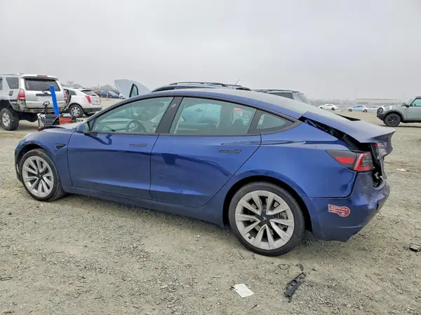 5YJ3E1EA3PF643511 2023 TESLA MODEL 3 - Image 2