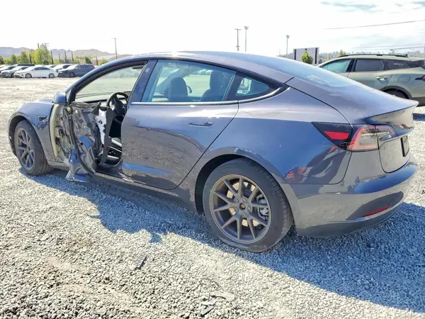 5YJ3E1EA3PF649857 2023 TESLA MODEL 3 - Image 2