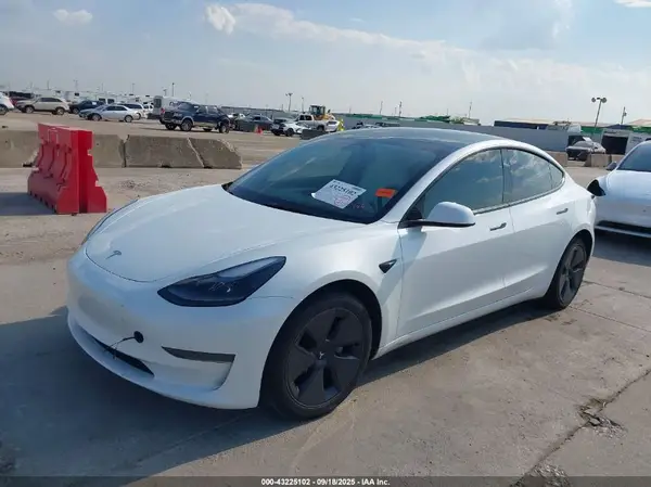 5YJ3E1EA3PF650054 2023 TESLA MODEL 3 - Image 2