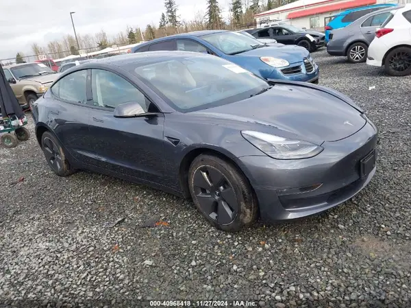 5YJ3E1EA3PF651138 2023 TESLA MODEL 3 - Image 1