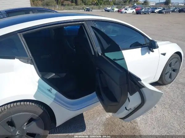 5YJ3E1EA3PF652614 2023 TESLA MODEL 3 - Image 8