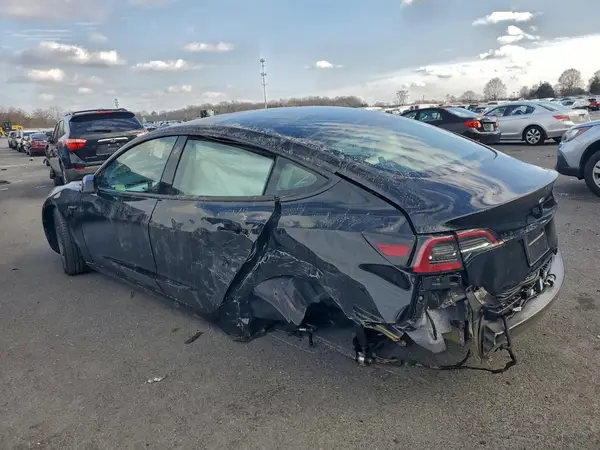 5YJ3E1EA3PF654315 2023 TESLA MODEL 3 - Image 2