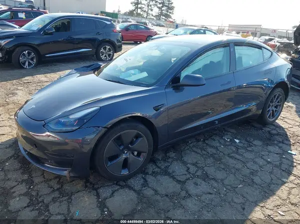 5YJ3E1EA3PF664018 2023 TESLA MODEL 3 - Image 2