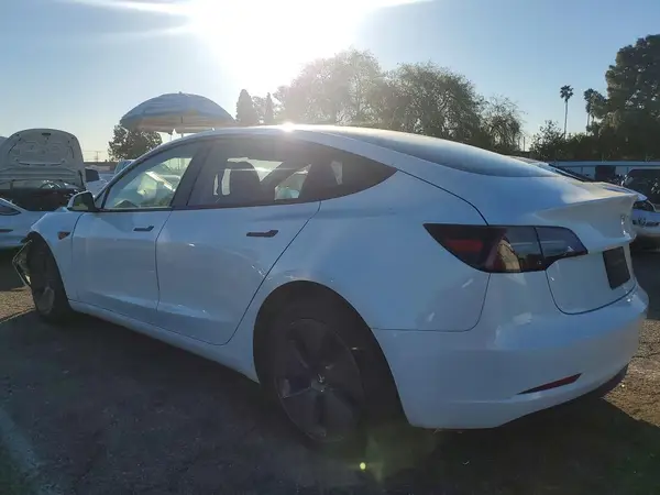 5YJ3E1EA3PF672880 2023 TESLA MODEL 3 - Image 2