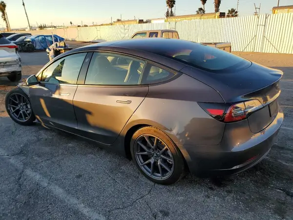 5YJ3E1EA3PF675021 2023 TESLA MODEL 3 - Image 2