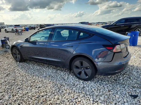 5YJ3E1EA3PF675634 2023 TESLA MODEL 3 - Image 2