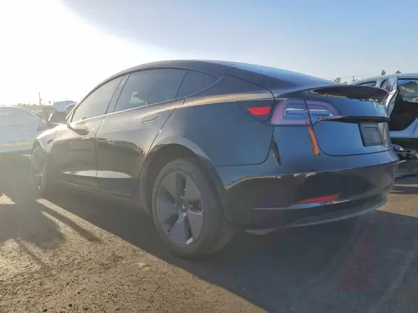 5YJ3E1EA3PF675763 2023 TESLA MODEL 3 - Image 2