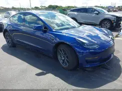 5YJ3E1EA3PF677688 2023 TESLA MODEL 3