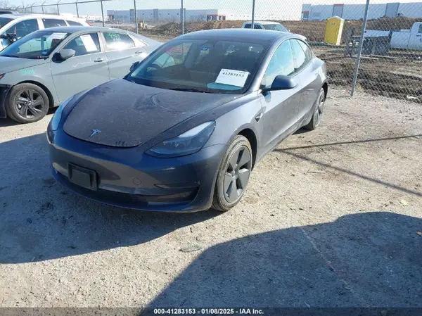 5YJ3E1EA3PF678825 2023 TESLA MODEL 3 - Image 2