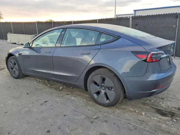 5YJ3E1EA3PF681286 2023 TESLA MODEL 3 - Image 2