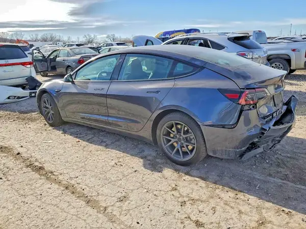 5YJ3E1EA3PF683698 2023 TESLA MODEL 3 - Image 2