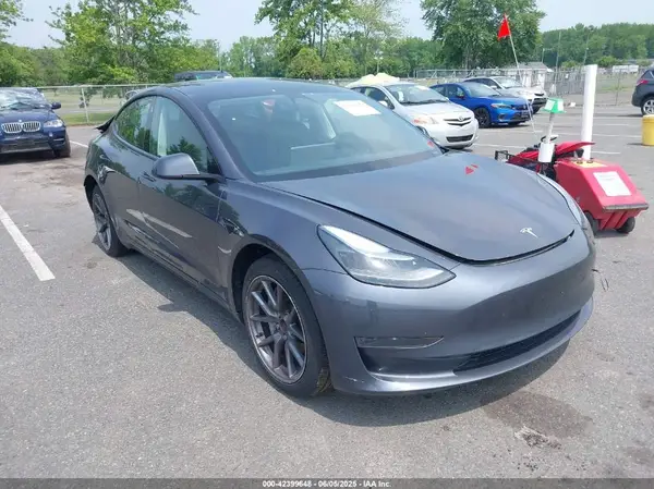 5YJ3E1EA3PF686164 2023 TESLA MODEL 3 - Image 1