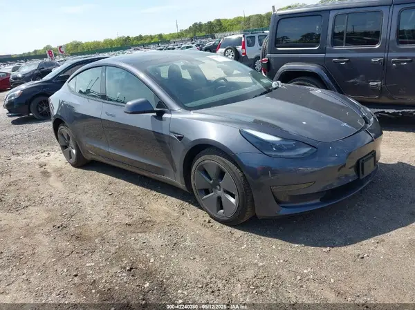 5YJ3E1EA3PF686679 2023 TESLA MODEL 3 - Image 1