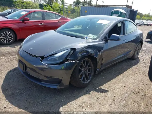 5YJ3E1EA3PF686679 2023 TESLA MODEL 3 - Image 2