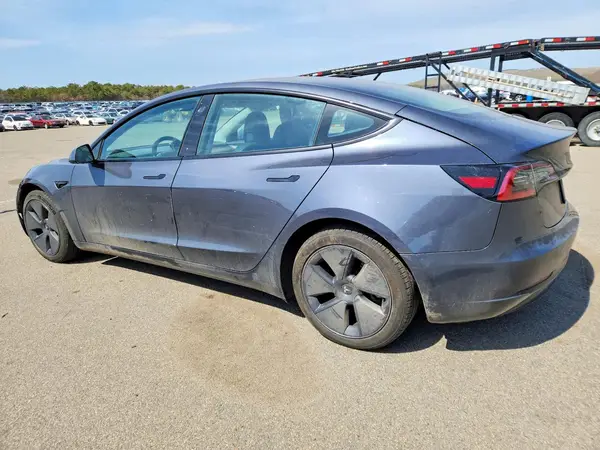 5YJ3E1EA3PF687265 2023 TESLA MODEL 3 - Image 2
