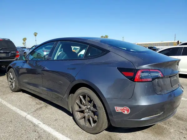 5YJ3E1EA3PF694913 2023 TESLA MODEL 3 - Image 2