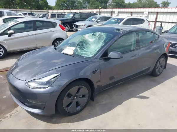 5YJ3E1EA3PF696046 2023 TESLA MODEL 3 - Image 2