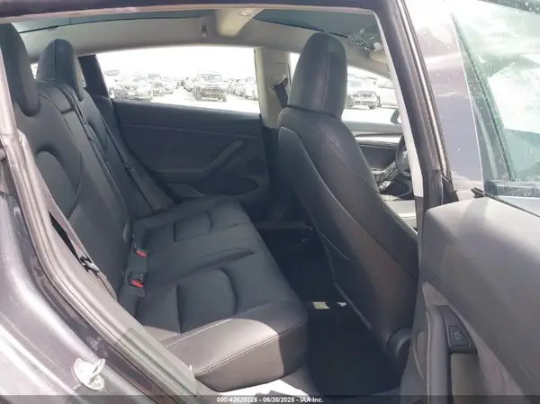 5YJ3E1EA3PF696046 2023 TESLA MODEL 3 - Image 8