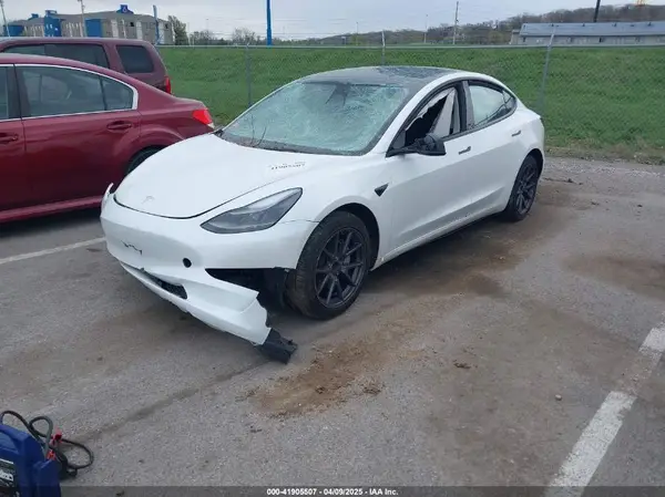 5YJ3E1EA3PF696645 2023 TESLA MODEL 3 - Image 2